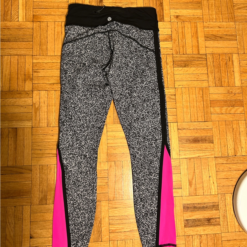 Black and Pink Leggings - Picture 3 of 4